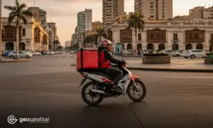 GPS para motos delivery: cómo reducir pérdidas en empresas de reparto - Geosatelital